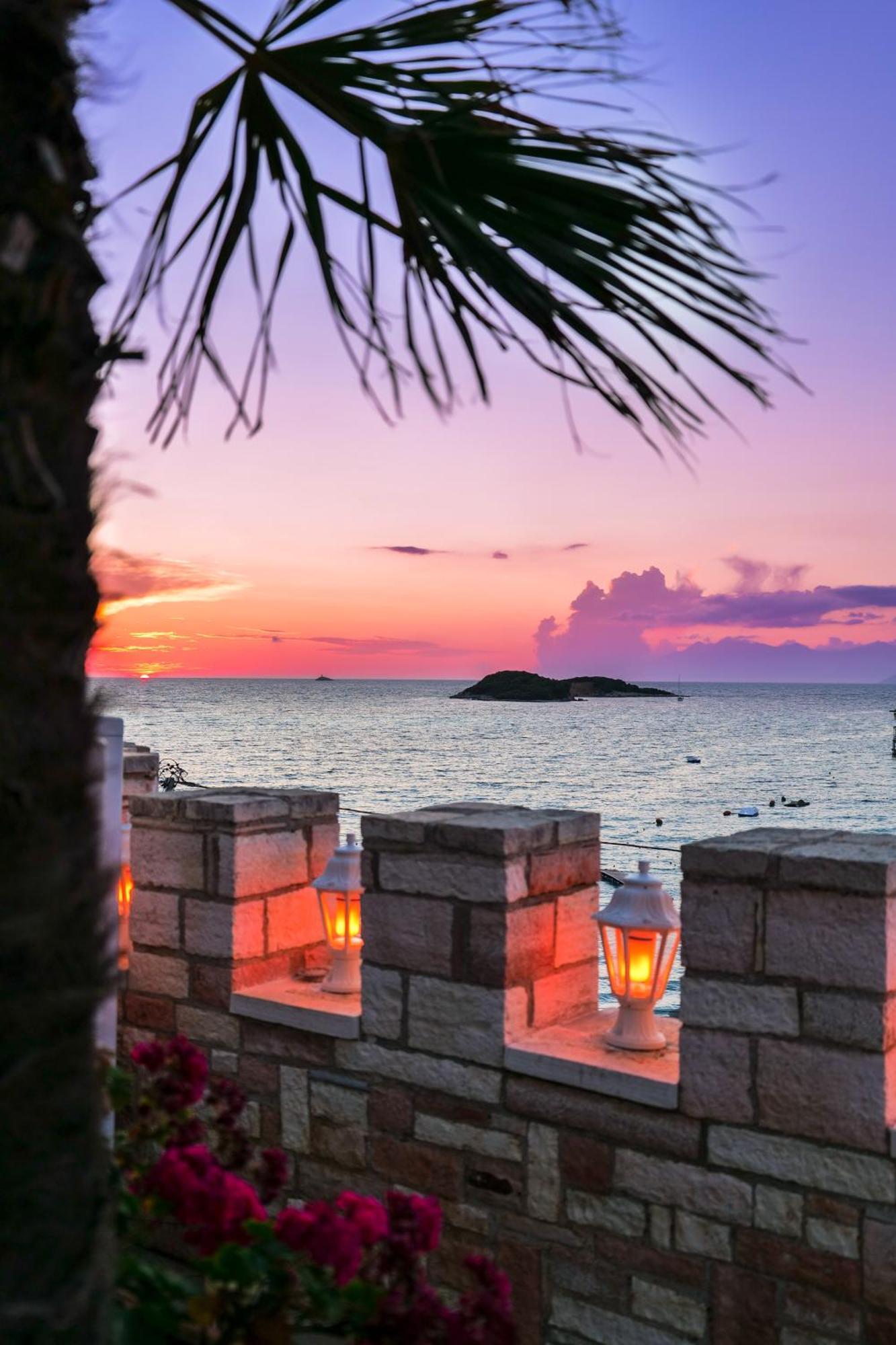 Hotel Castle Ksamil Exterior photo