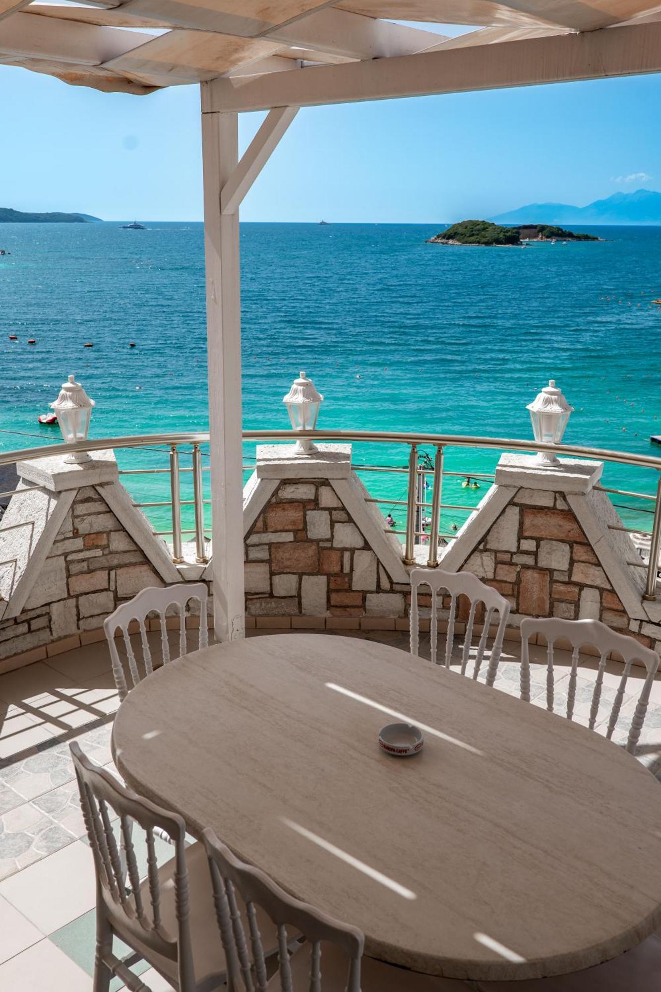 Hotel Castle Ksamil Exterior photo