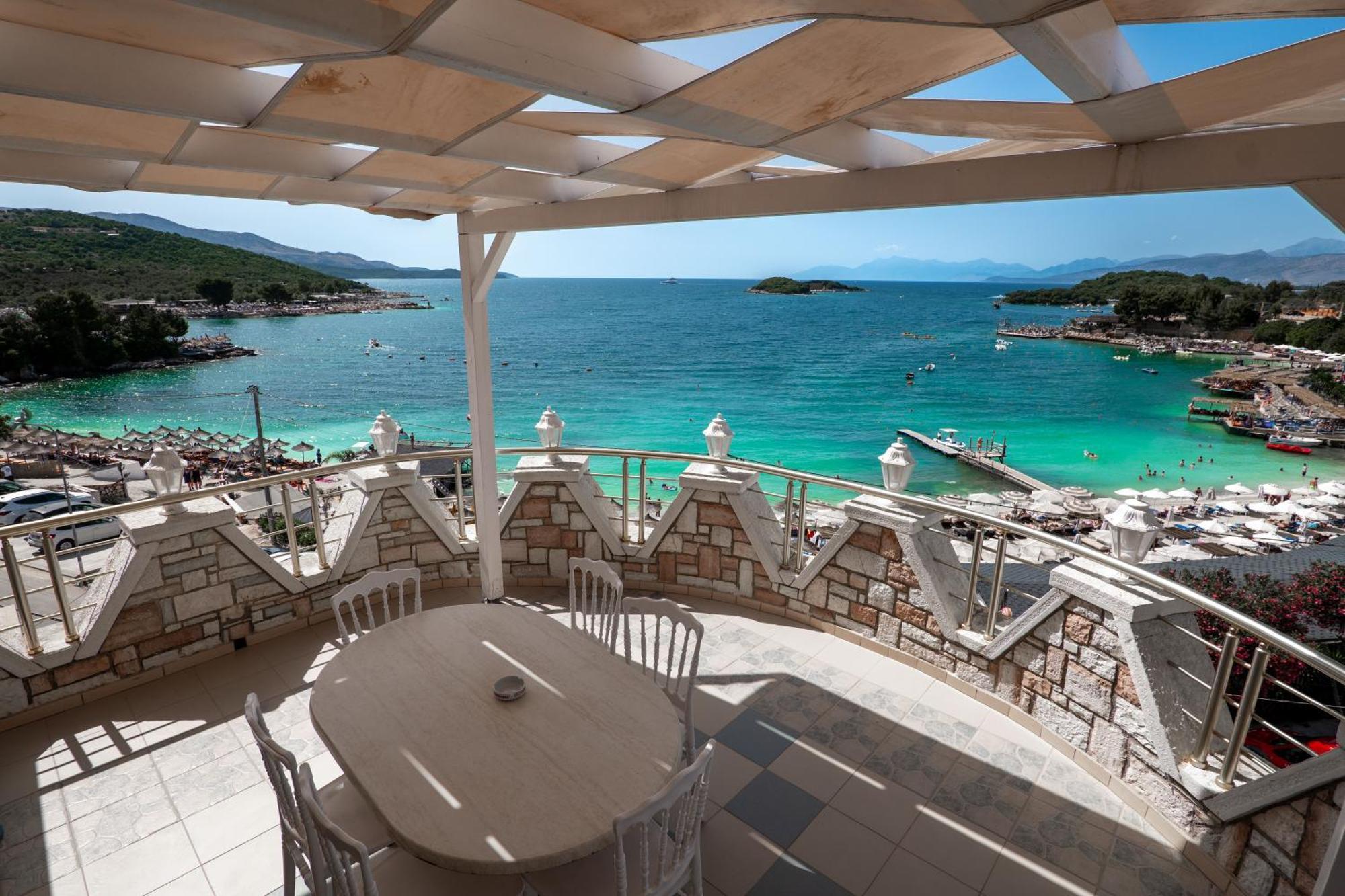Hotel Castle Ksamil Exterior photo